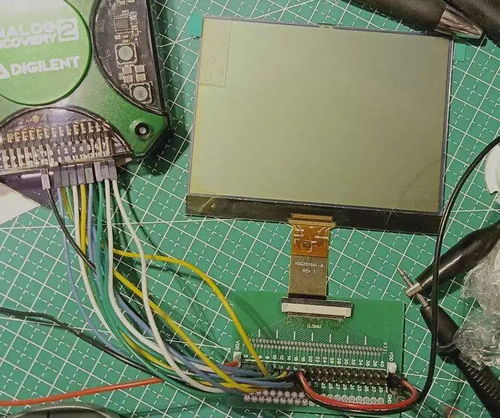 太牛了,技術大佬把沒資料的電子產品逆向了